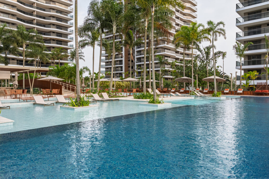 Piscina do Oro by Ornare